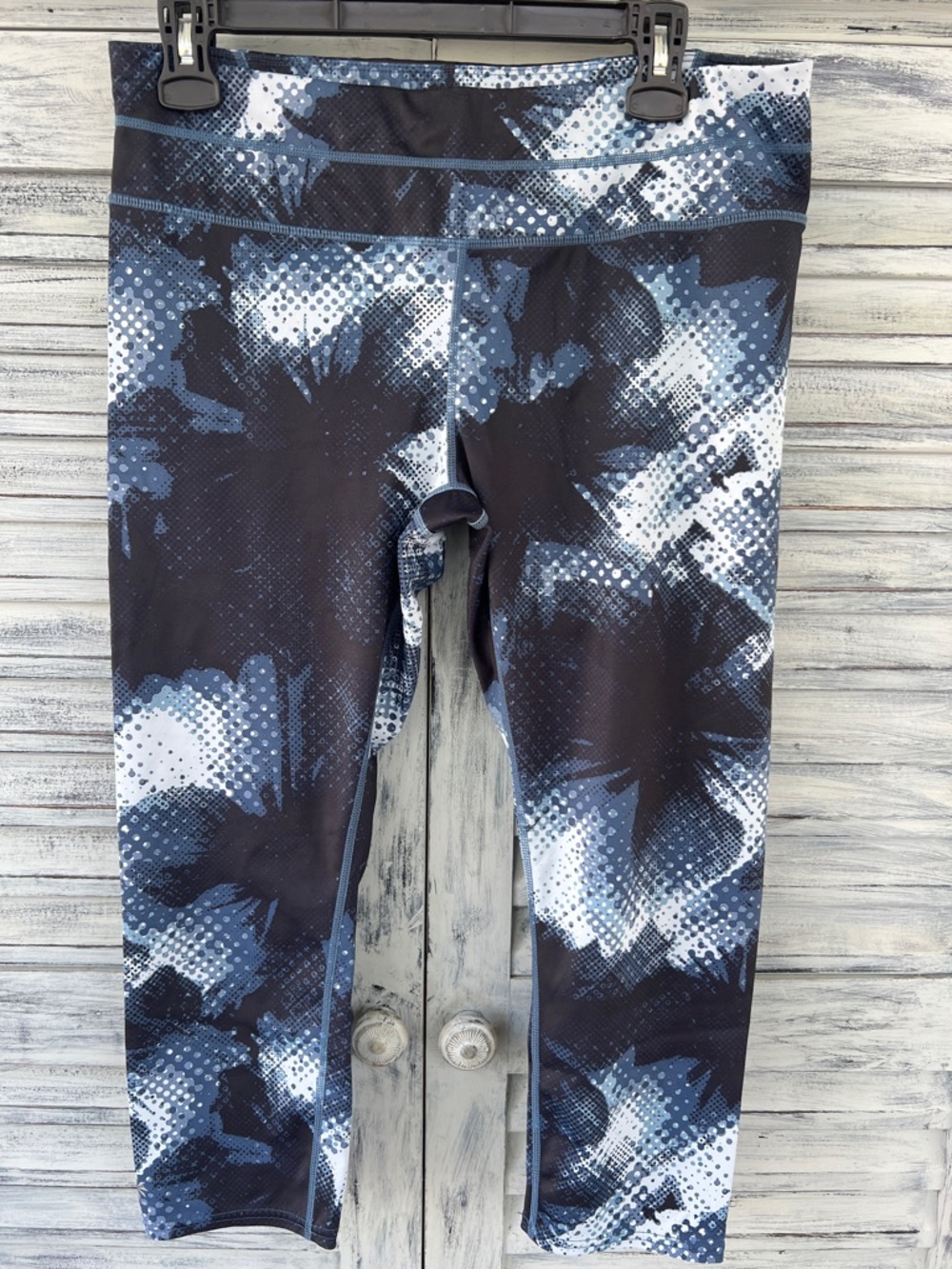 Athleta Capri Pants Size L